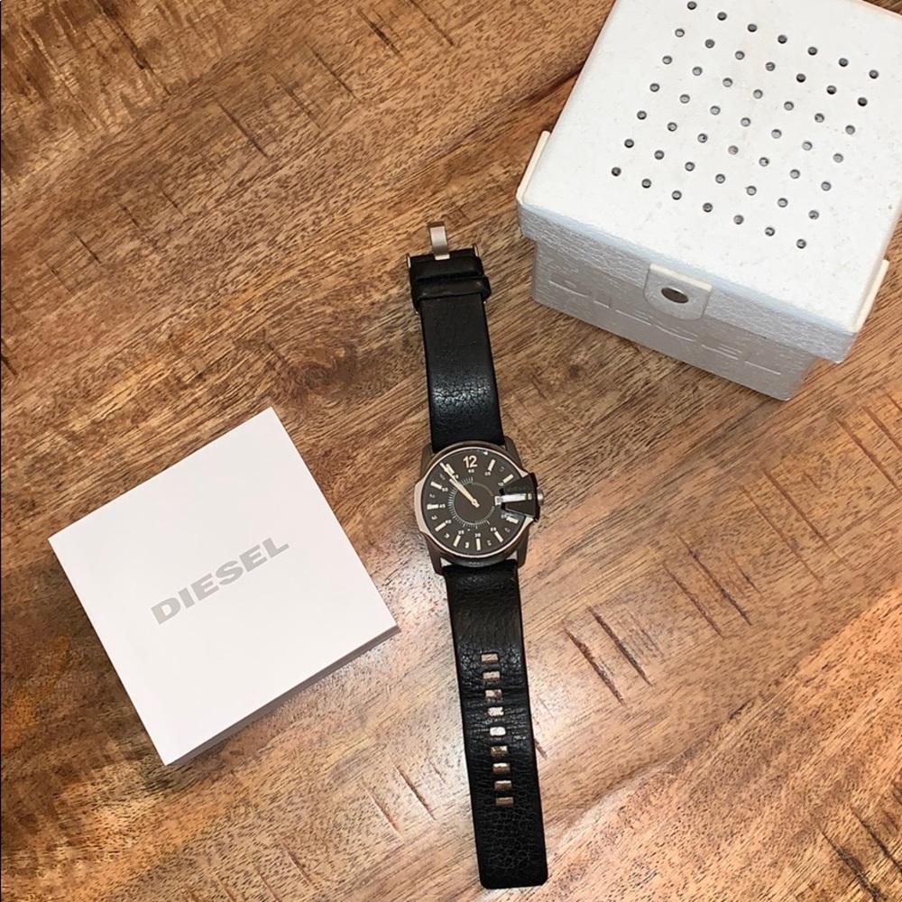 🔥HP🔥Diesel watch with black leather band